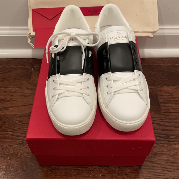 Valentino Rockstud Black and White Sneakers-BNIB - Picture 4 of 10